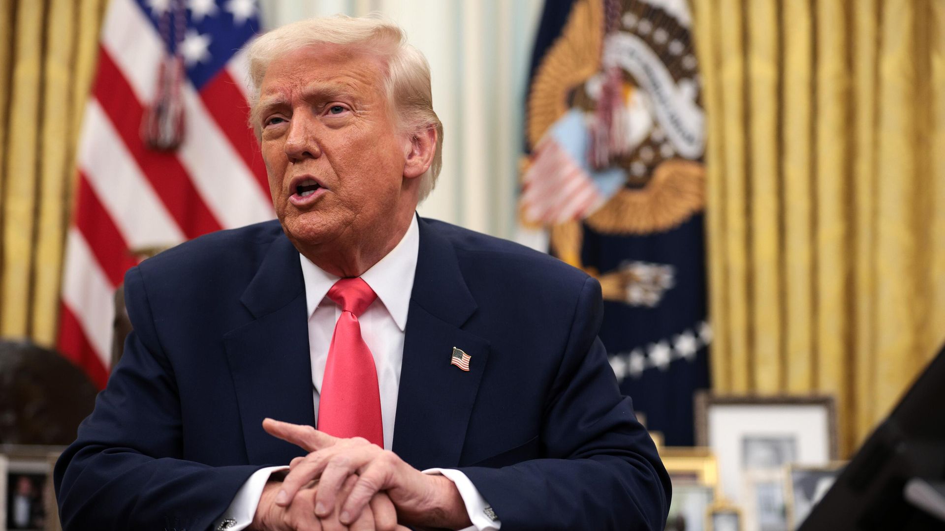Президент США Дональд Трамп в Овальном кабинете Белого дома Президент США Дональд Трамп в Овальном кабинете Белого дома - РИА Новости, 1920, 07.03.2025