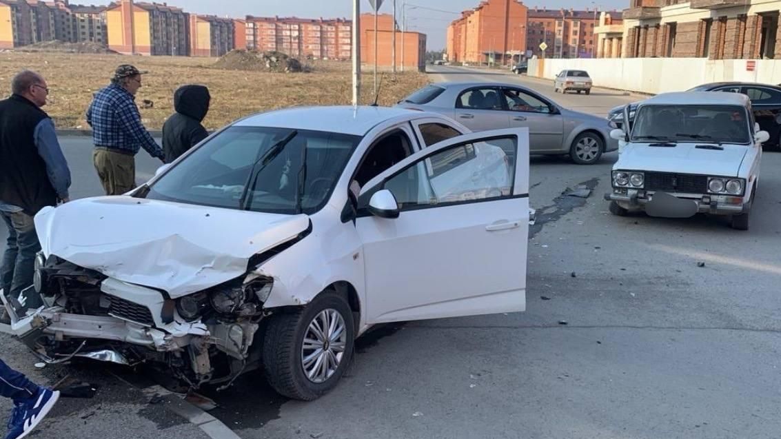 ДТП с двумя легковушками во Владикавказе ДТП с двумя легковушками во Владикавказе - РИА Новости, 1920, 09.03.2025