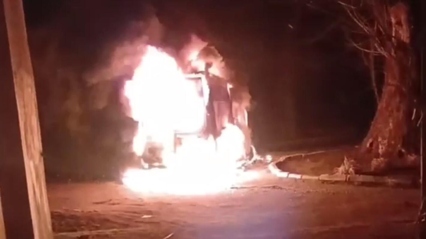 Последствия атаки дрона ВСУ по машине скорой помощи в Херсонской области. Кадр видео Последствия атаки дрона ВСУ по машине скорой помощи в Херсонской области. Кадр видео - РИА Новости, 1920, 10.03.2025