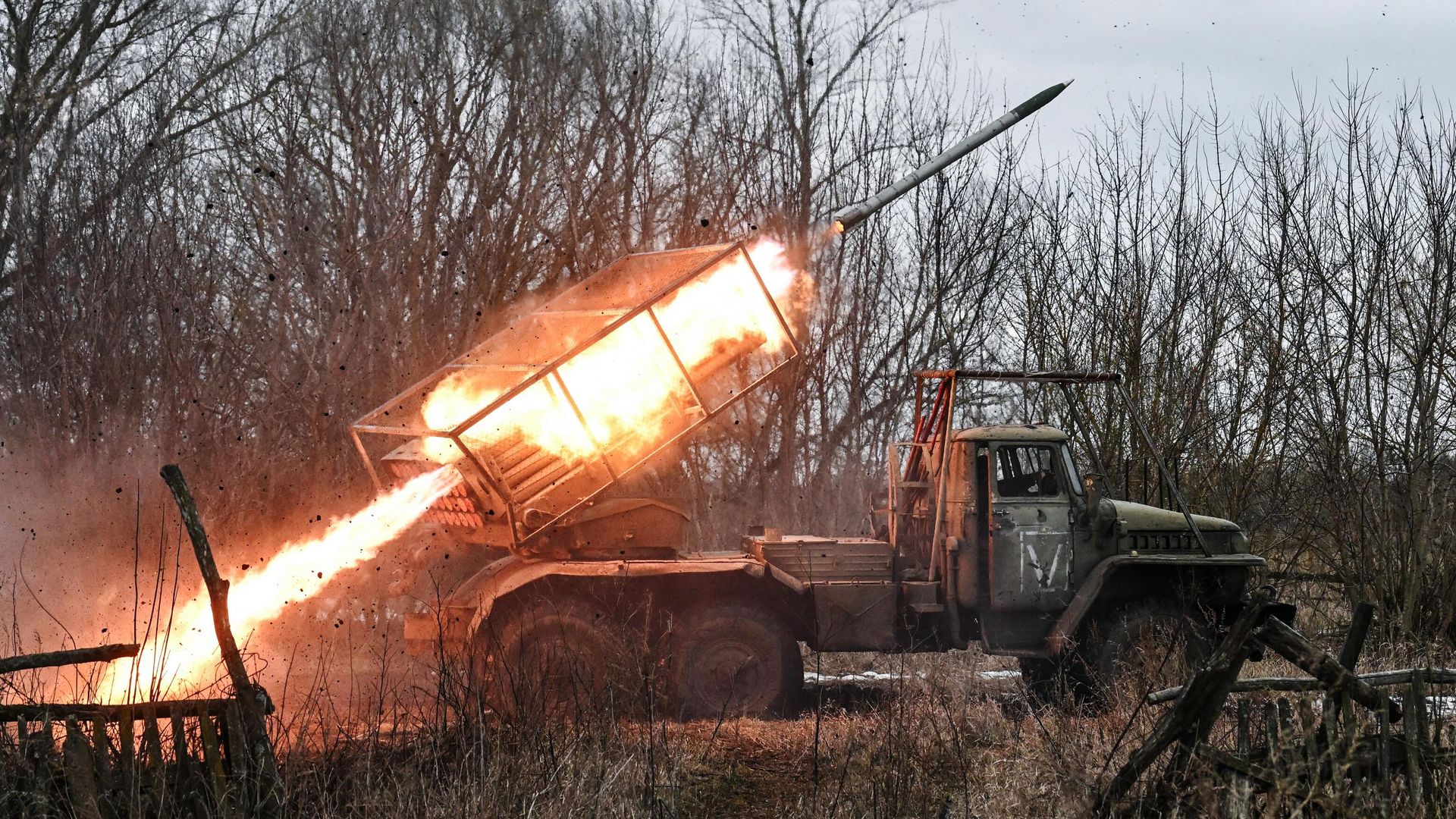 Боевая работа артиллерийского расчета РСЗО Град Боевая работа артиллерийского расчета РСЗО Град - РИА Новости, 1920, 25.09.2026