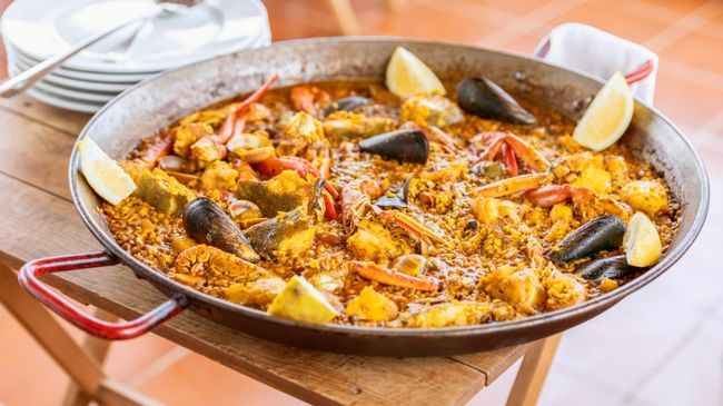Паэлья с морепродуктами Паэлья с морепродуктами