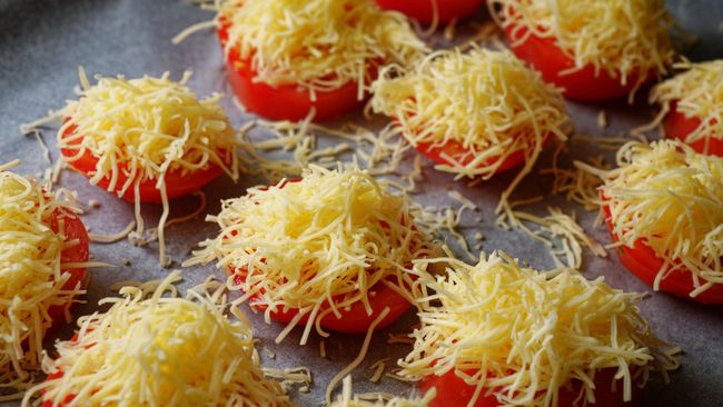 Помидоры с сыром и чесноком Помидоры с сыром и чесноком