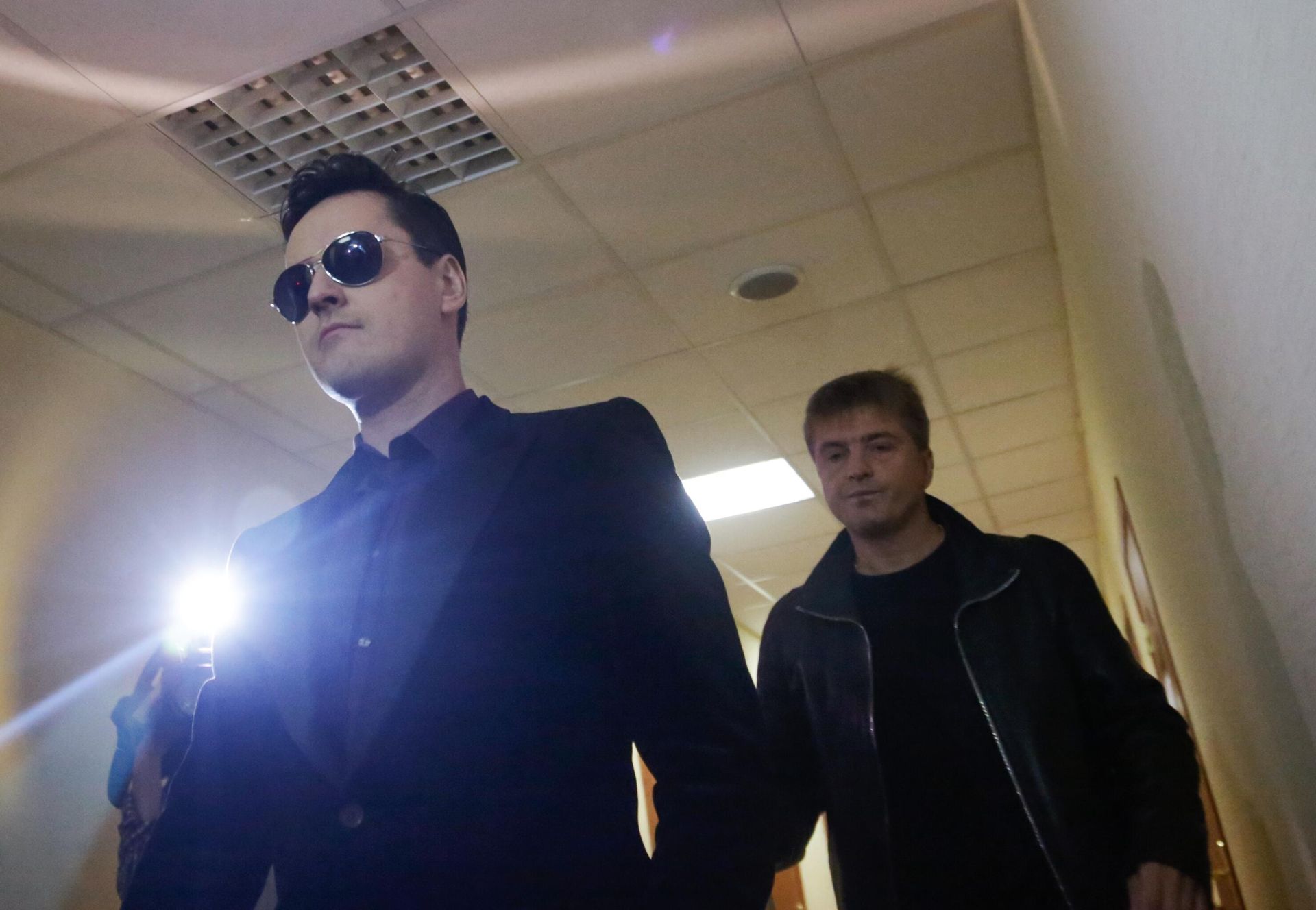 Певец Виталий Грачев и его продюсер Сергей Пудовкин перед началом заседания Останкинского суда Москвы Певец Виталий Грачев и его продюсер Сергей Пудовкин перед началом заседания Останкинского суда Москвы - РИА Новости, 1920, 10.03.2025