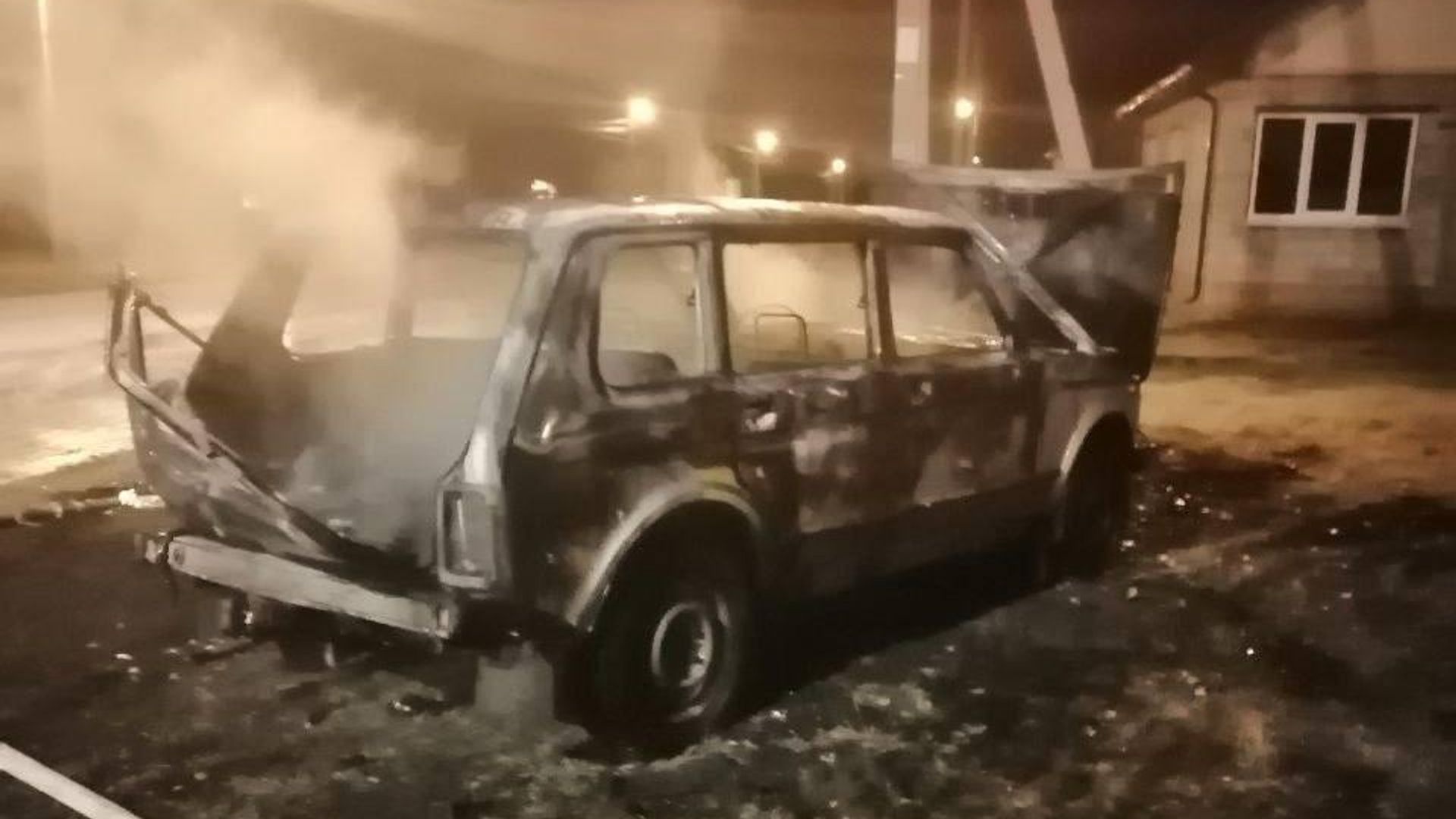 Последствия атаки дрона ВСУ на автомобиль в Белгородской области Последствия атаки дрона ВСУ на автомобиль в Белгородской области - РИА Новости, 1920, 10.03.2025