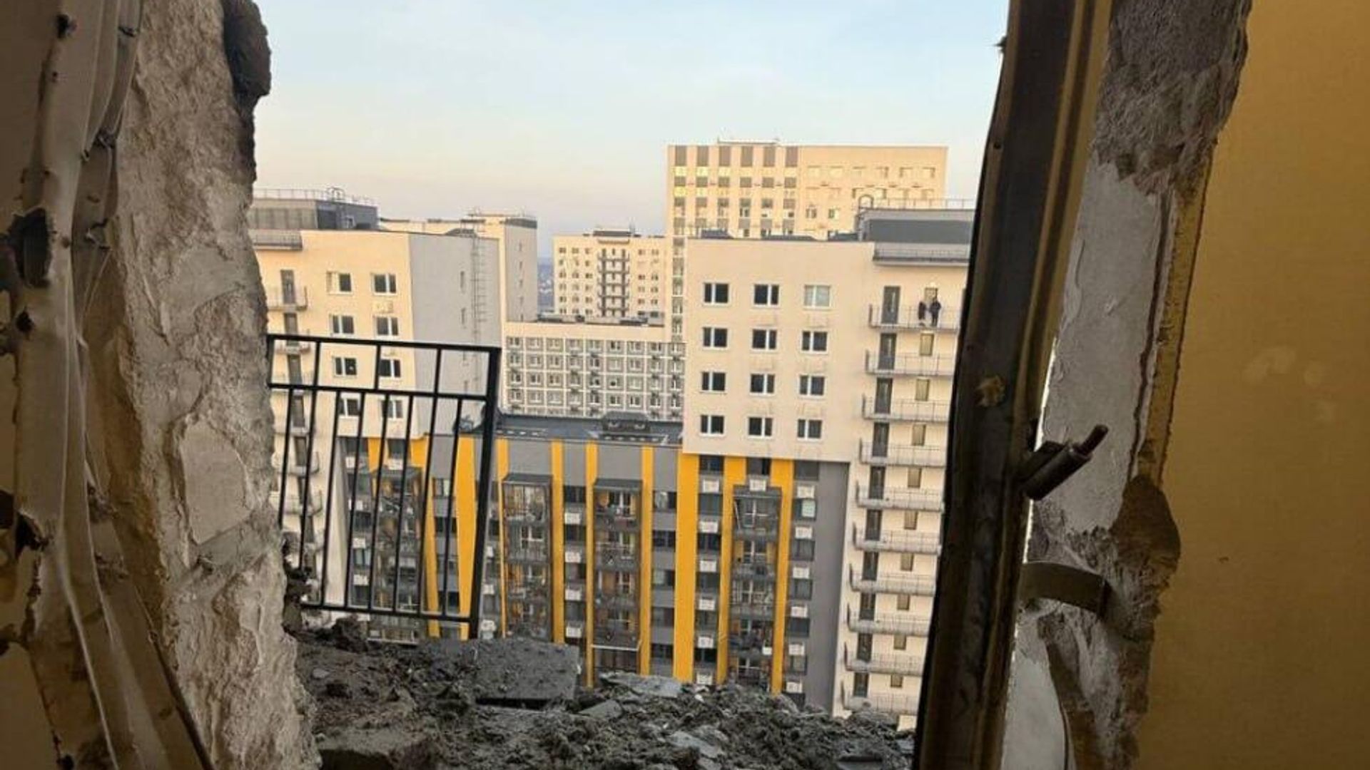 Последствия массовой атаки дронов на Москву и Подмосковье Последствия массовой атаки дронов на Москву и Подмосковье - РИА Новости, 1920, 11.03.2025