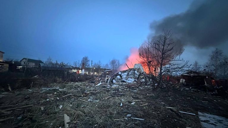 Последствия массовой атаки дронов на Москву и Подмосковье Последствия массовой атаки дронов на Москву и Подмосковье