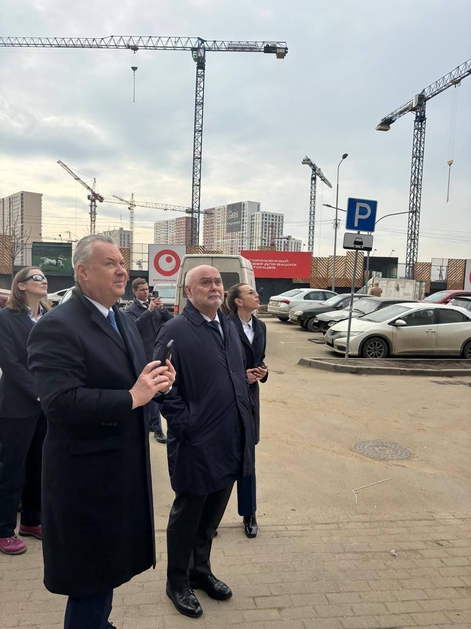 Генеральный секретарь ОБСЕ Феридун Синирлиоглу на месте террористической атаки беспилотников киевского режима в Видном - РИА Новости, 1920, 11.03.2025