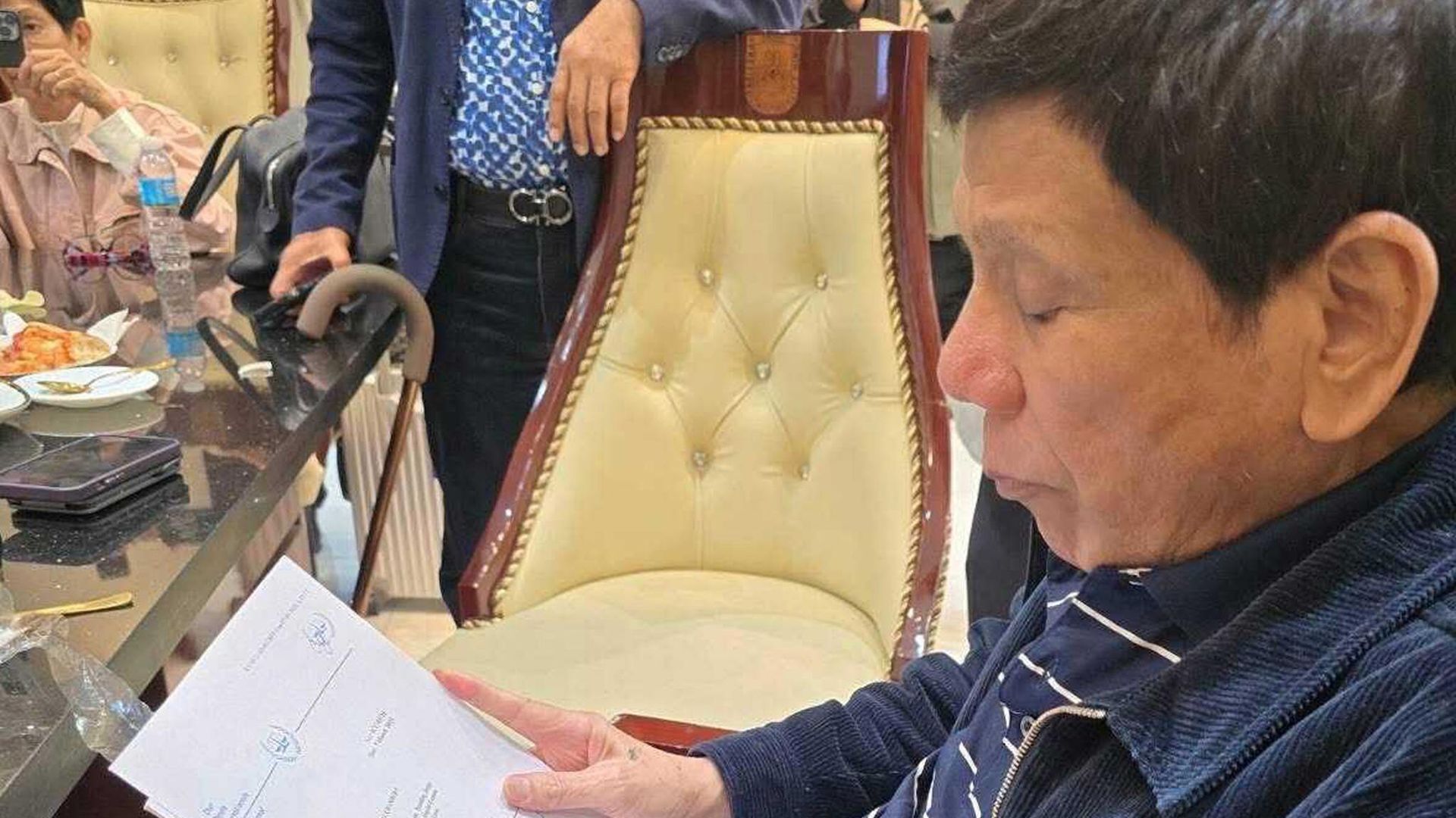 Родриго Дутерте на авиабазе Вилламор в Маниле после задержания - РИА Новости, 1920, 14.03.2025