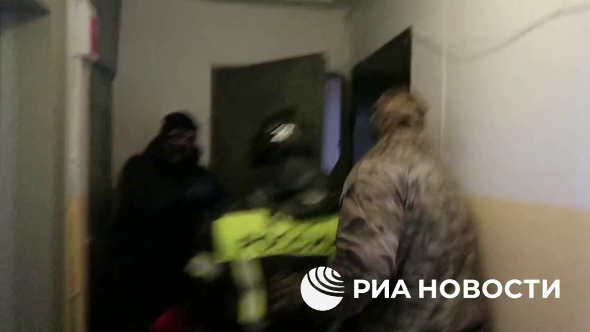 Задержание нижегородца, который переводил криптовалюту украинским террористам Задержание нижегородца, который переводил криптовалюту украинским террористам - РИА Новости, 1920, 12.03.2025