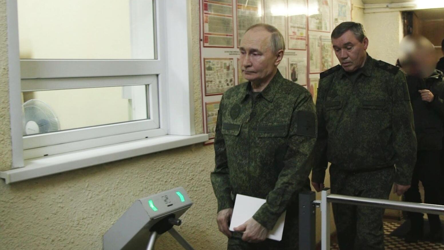 Путин на совещании в пункте управления курской группировкой Путин на совещании в пункте управления курской группировкой - РИА Новости, 1920, 12.03.2025