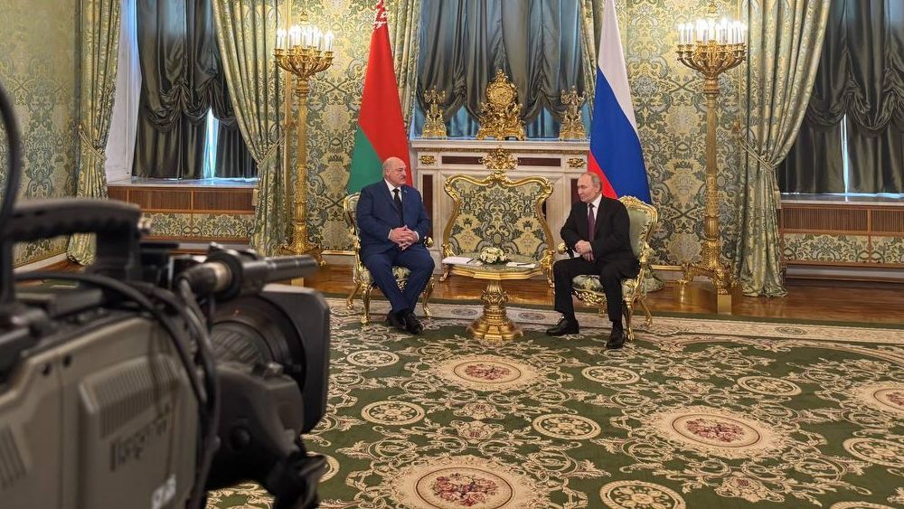 Владимир Путин и президент Белоруссии Александр Лукашенко во время встречи Владимир Путин и президент Белоруссии Александр Лукашенко во время встречи - РИА Новости, 1920, 13.03.2025