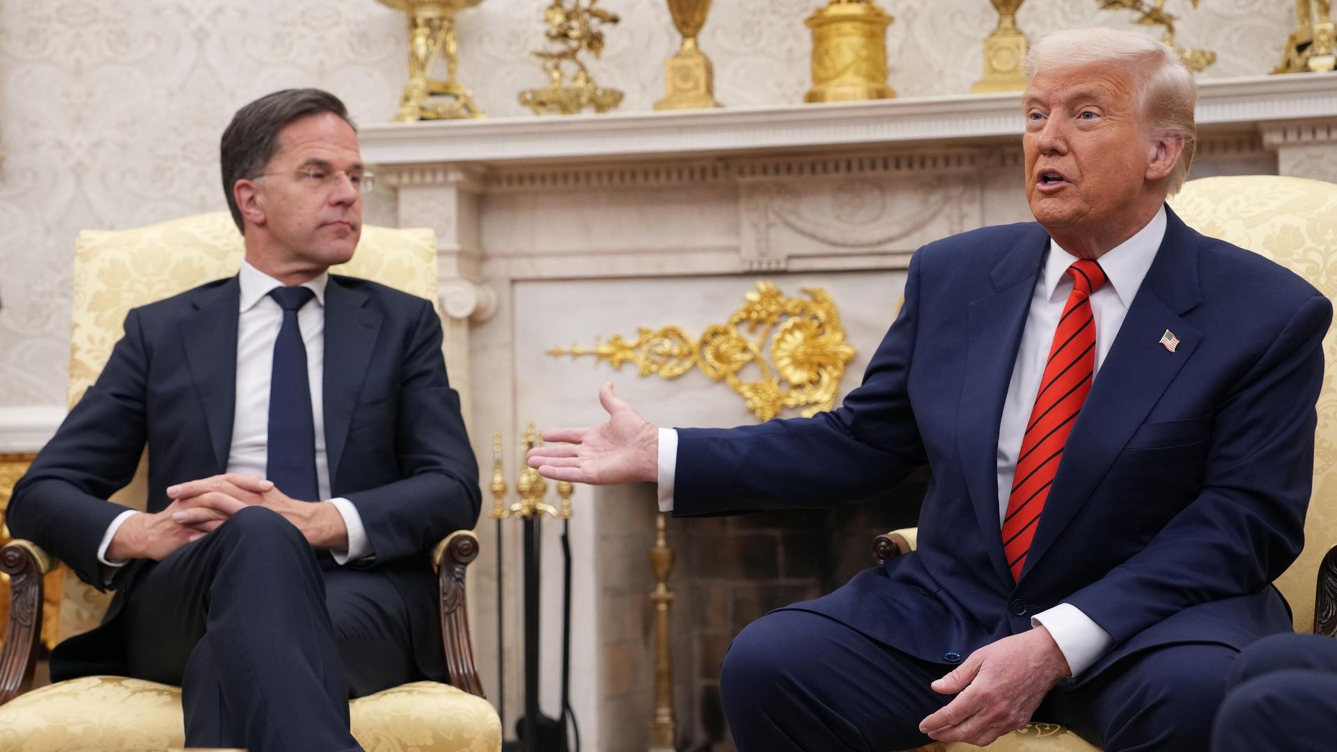 Президент США Дональд Трамп и генеральный секретарь НАТО Марк Рютте во время встречи в Белом доме - РИА Новости, 1920, 13.03.2025