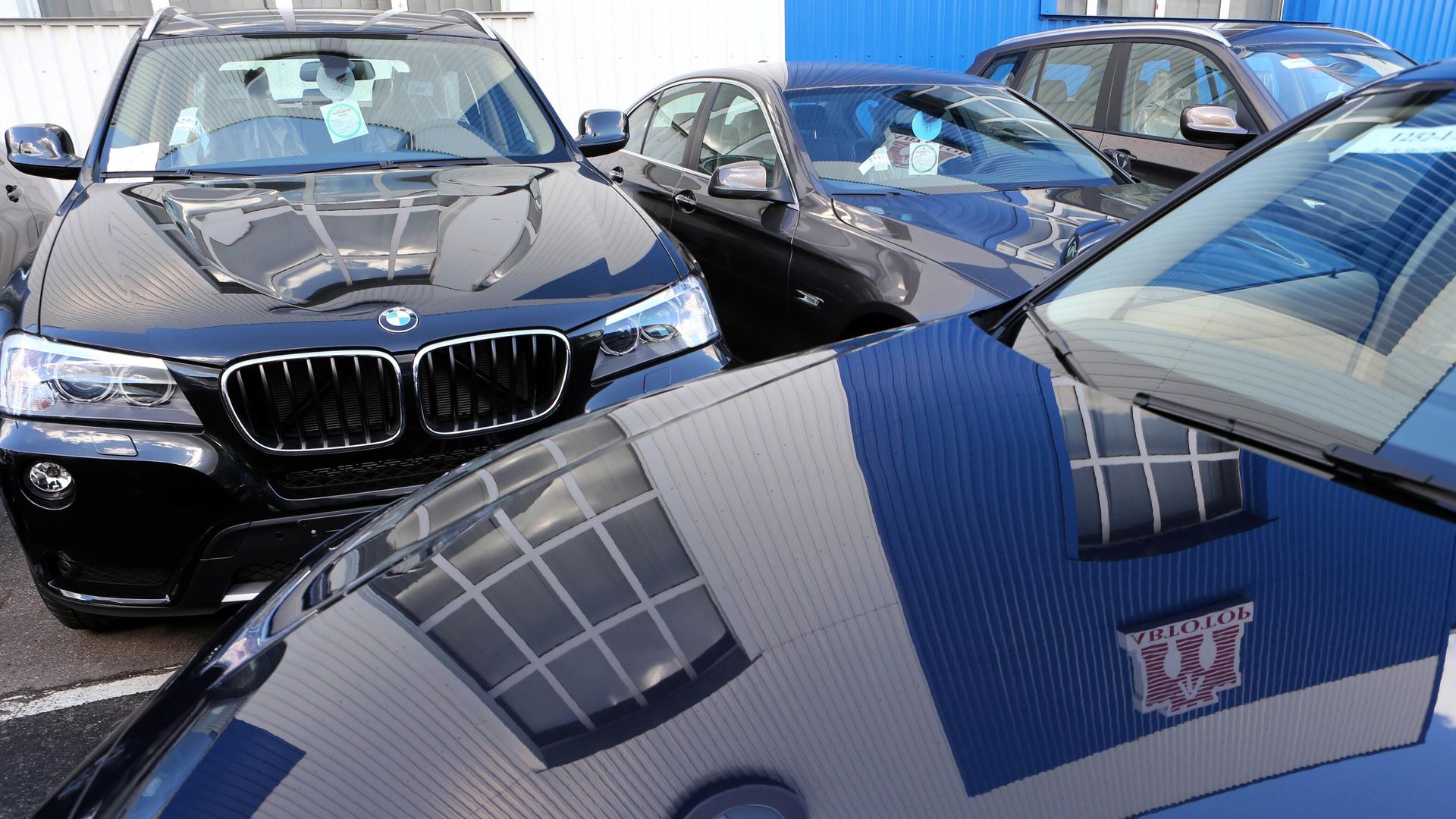 Автомобили BMW на стоянке готовой продукции автосборочного предприятия ЗАО Автотор в Калининграде Автомобили BMW на стоянке готовой продукции автосборочного предприятия ЗАО Автотор в Калининграде - РИА Новости, 1920, 14.03.2025