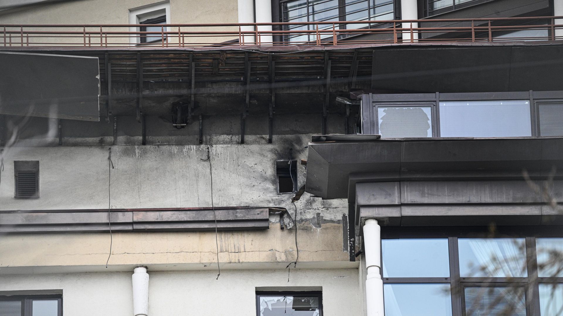 Дом в Резервном проезде Москвы, поврежденный из-за падения обломков сбитого БПЛА Дом в Резервном проезде Москвы, поврежденный из-за падения обломков сбитого БПЛА - РИА Новости, 1920, 14.03.2025