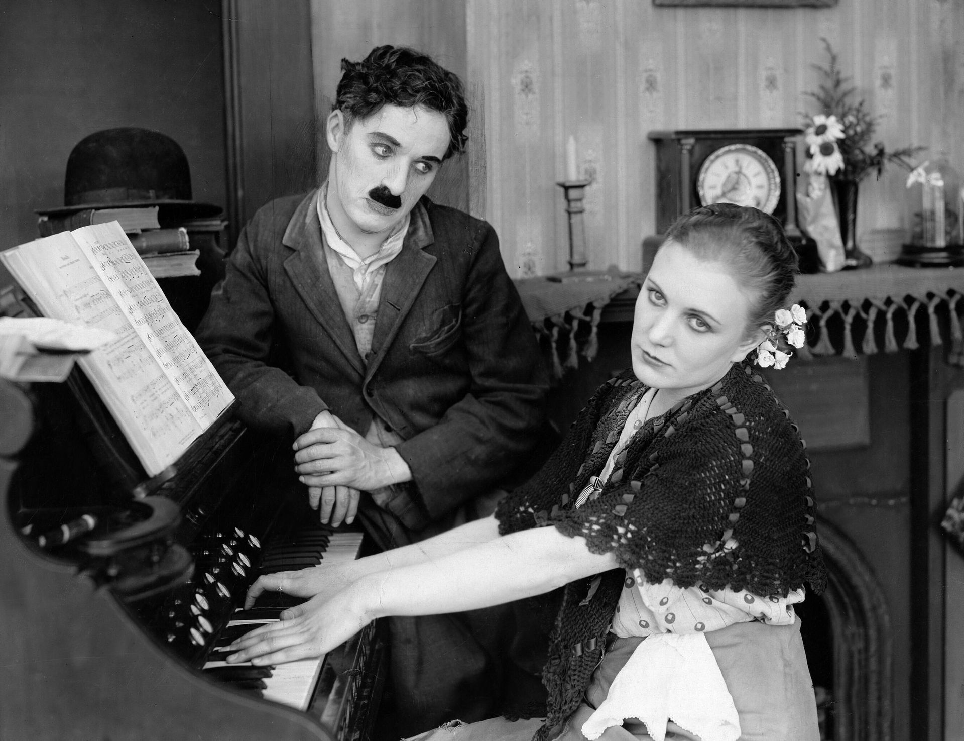 Чарли Чаплин и Эдна Пёрвиэнс в фильме Солнечная сторона (1919) - РИА Новости, 1920, 14.03.2025