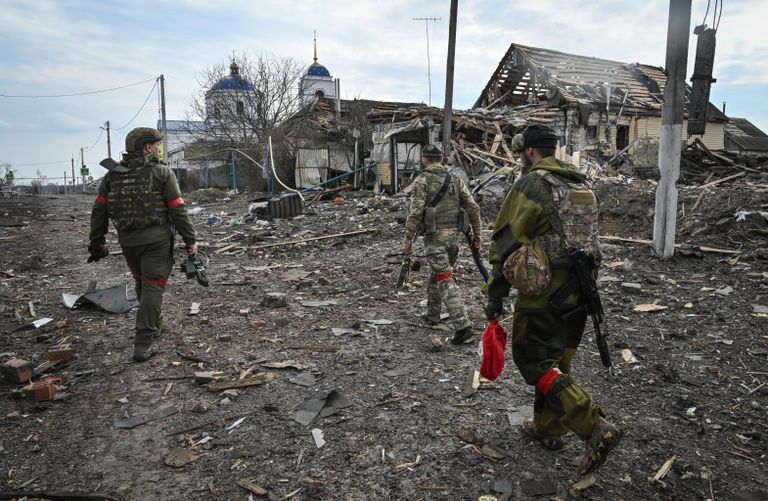 Военнослужащие ВС РФ в освобожденном селе Гончаровка в Курской области Военнослужащие ВС РФ в освобожденном селе Гончаровка в Курской области