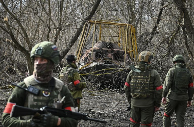 Военнослужащие ВС РФ в освобожденном селе Гончаровка в Курской области Военнослужащие ВС РФ в освобожденном селе Гончаровка в Курской области
