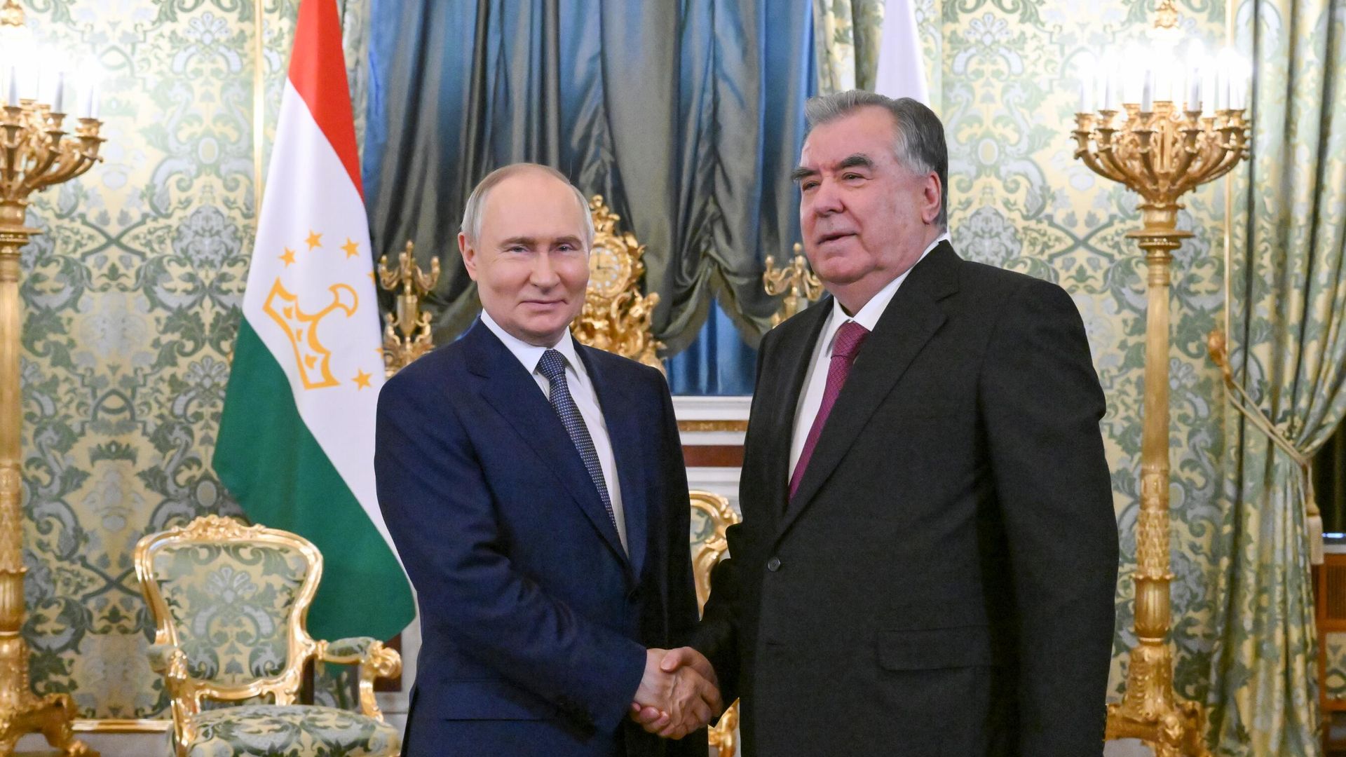 Президент РФ Владимир Путин и президент Таджикистана Эмомали Рахмон во время встречи - РИА Новости, 1920, 17.03.2025