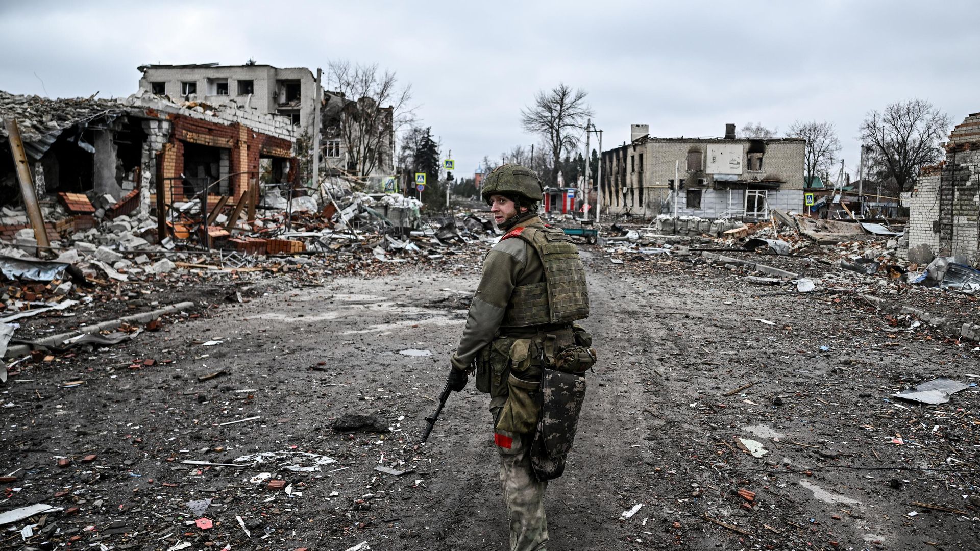 Военнослужащий в городе Суджа Военнослужащий в городе Суджа - РИА Новости, 1920, 19.03.2025