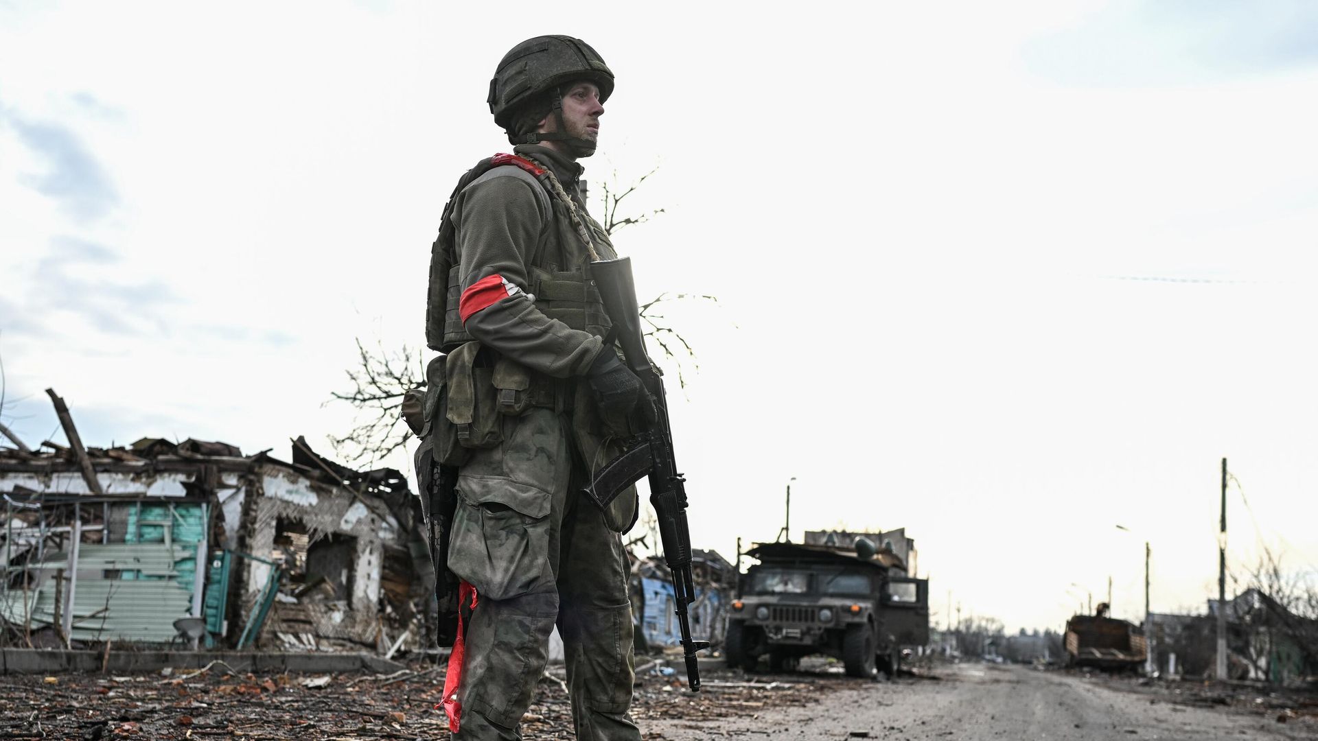 Военнослужащий СпН Ахмат МО РФ в городе Суджа Военнослужащий СпН Ахмат МО РФ в городе Суджа - РИА Новости, 1920, 18.03.2025