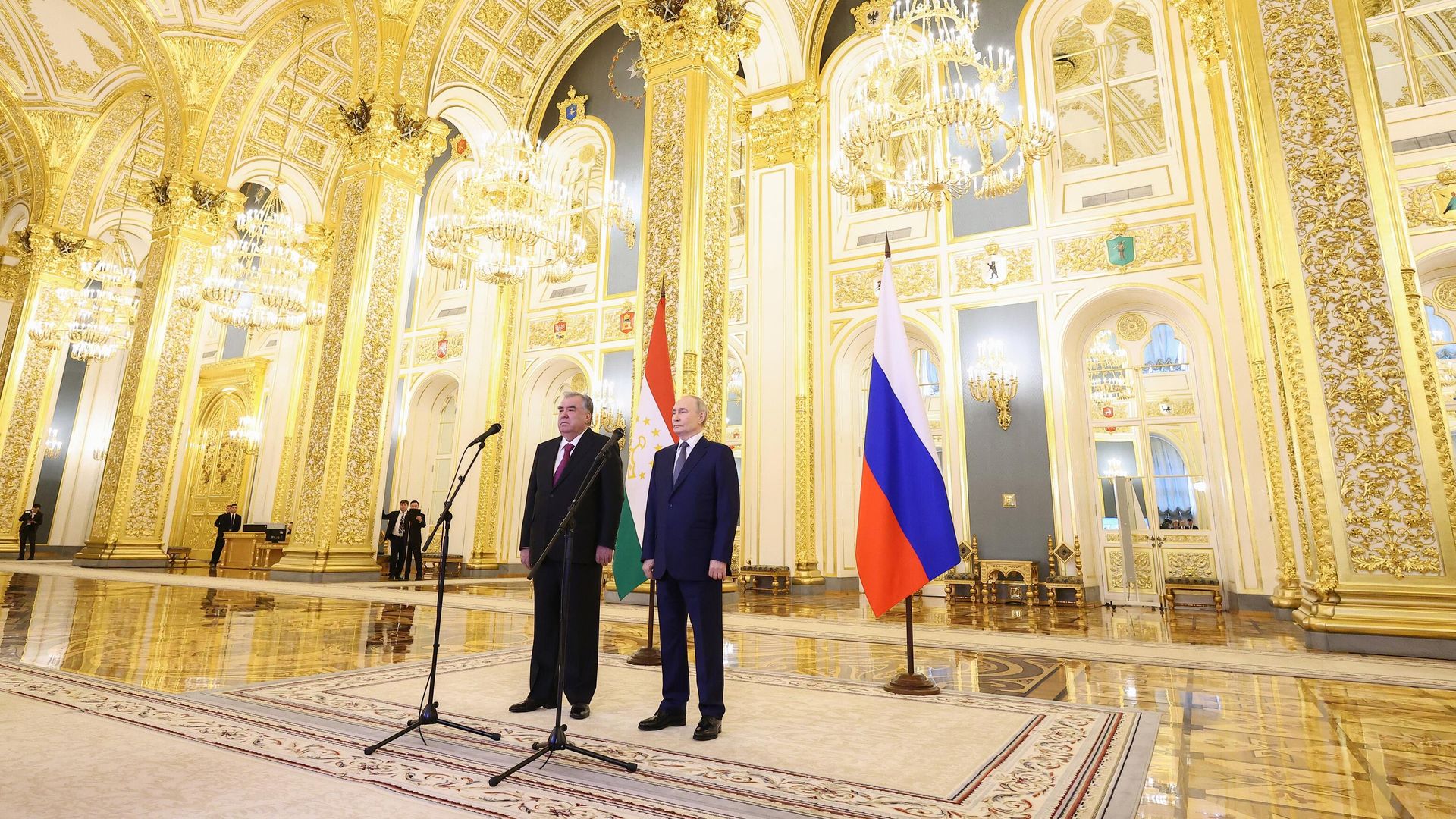 Президент РФ Владимир Путин и президент Таджикистана Эмомали Рахмон во время встречи. 17 марта 2025 Президент РФ Владимир Путин и президент Таджикистана Эмомали Рахмон во время встречи. 17 марта 2025 - РИА Новости, 1920, 17.03.2025