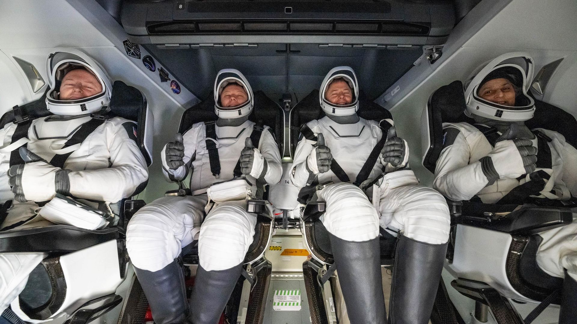 Экипаж миссии Crew-9 астронавт NASA Бутч Уилмор, космонавт Роскосмоса Александр Горбунов, астронавты NASA Ник Хейг и Суни Уильямс внутри космического корабля SpaceX Dragon. 18 марта 2025 Экипаж миссии Crew-9 астронавт NASA Бутч Уилмор, космонавт Роскосмоса Александр Горбунов, астронавты NASA Ник Хейг и Суни Уильямс внутри космического корабля SpaceX Dragon. 18 марта 2025 - РИА Новости, 1920, 18.03.2025