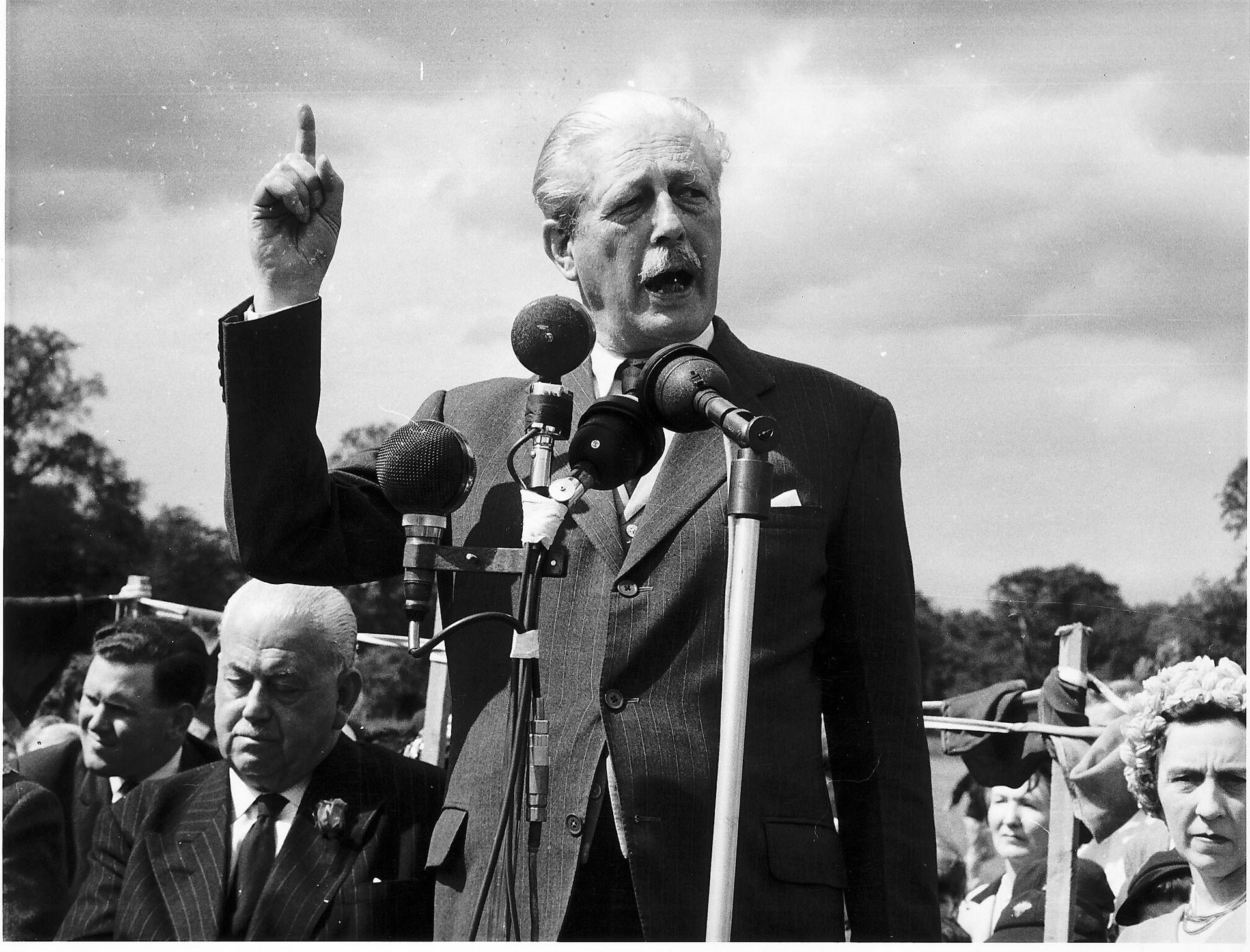 Премьер-министр Великобритании Гарольд Макмиллан, 1963 год Премьер-министр Великобритании Гарольд Макмиллан, 1963 год - РИА Новости, 1920, 19.03.2025