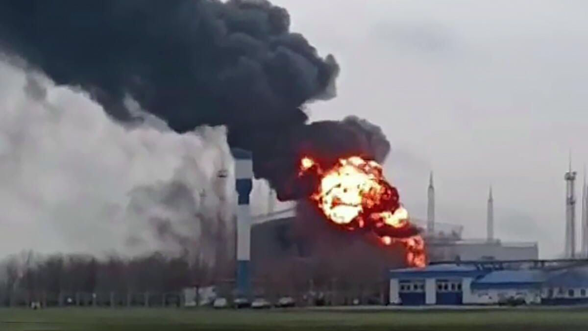 Пожар на нефтебазе в Краснодарском крае. Кадр видео - РИА Новости, 1920, 24.03.2025
