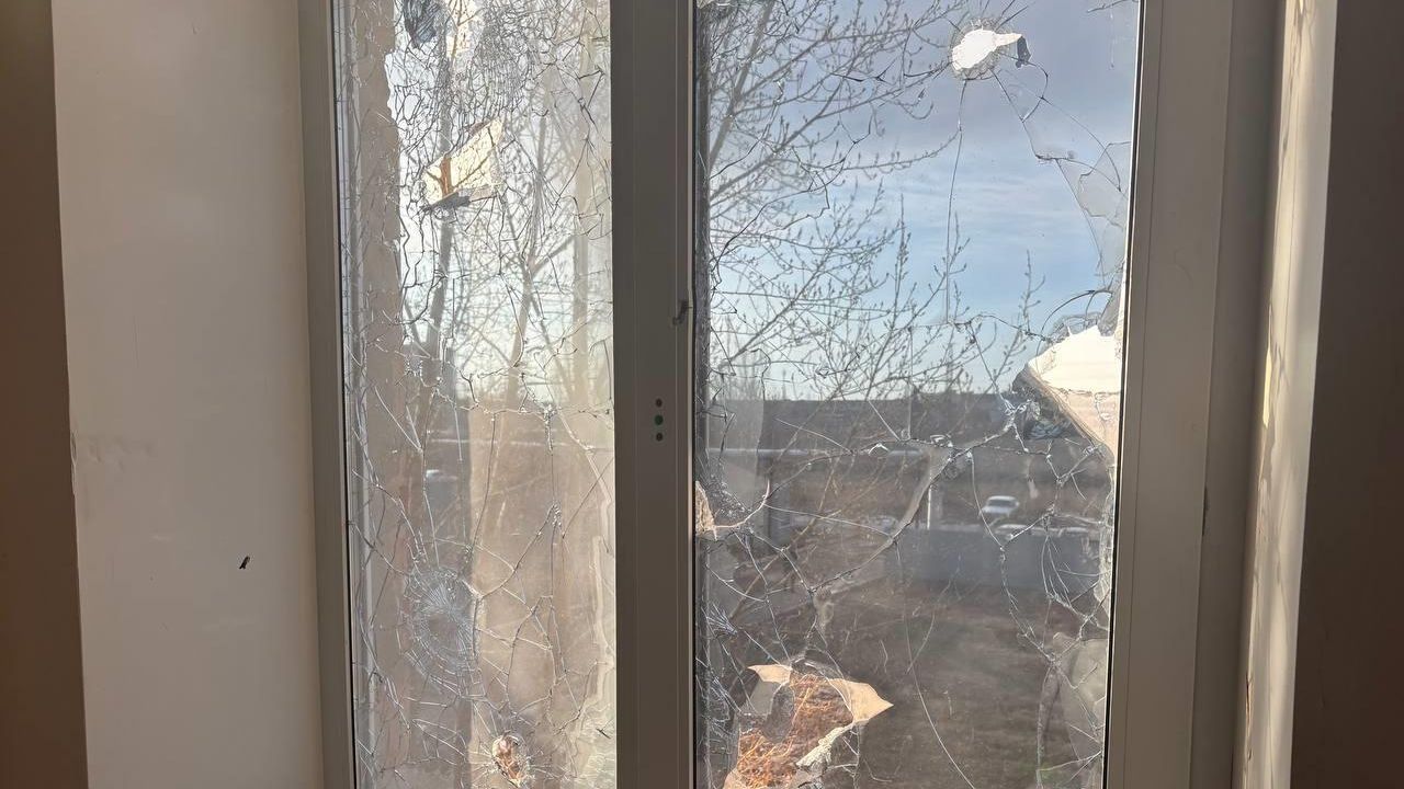 После атаки БПЛА в больнице Энгельса выбило окна После атаки БПЛА в больнице Энгельса выбило окна - РИА Новости, 1920, 20.03.2025