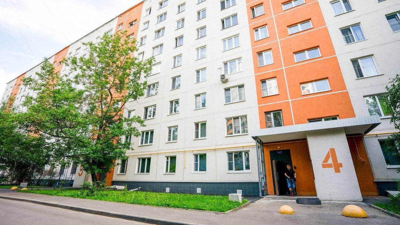 Работы по капремонту фасадов жилых домов стартовали в Москве Работы по капремонту фасадов жилых домов стартовали в Москве - РИА Новости, 1920, 20.03.2025