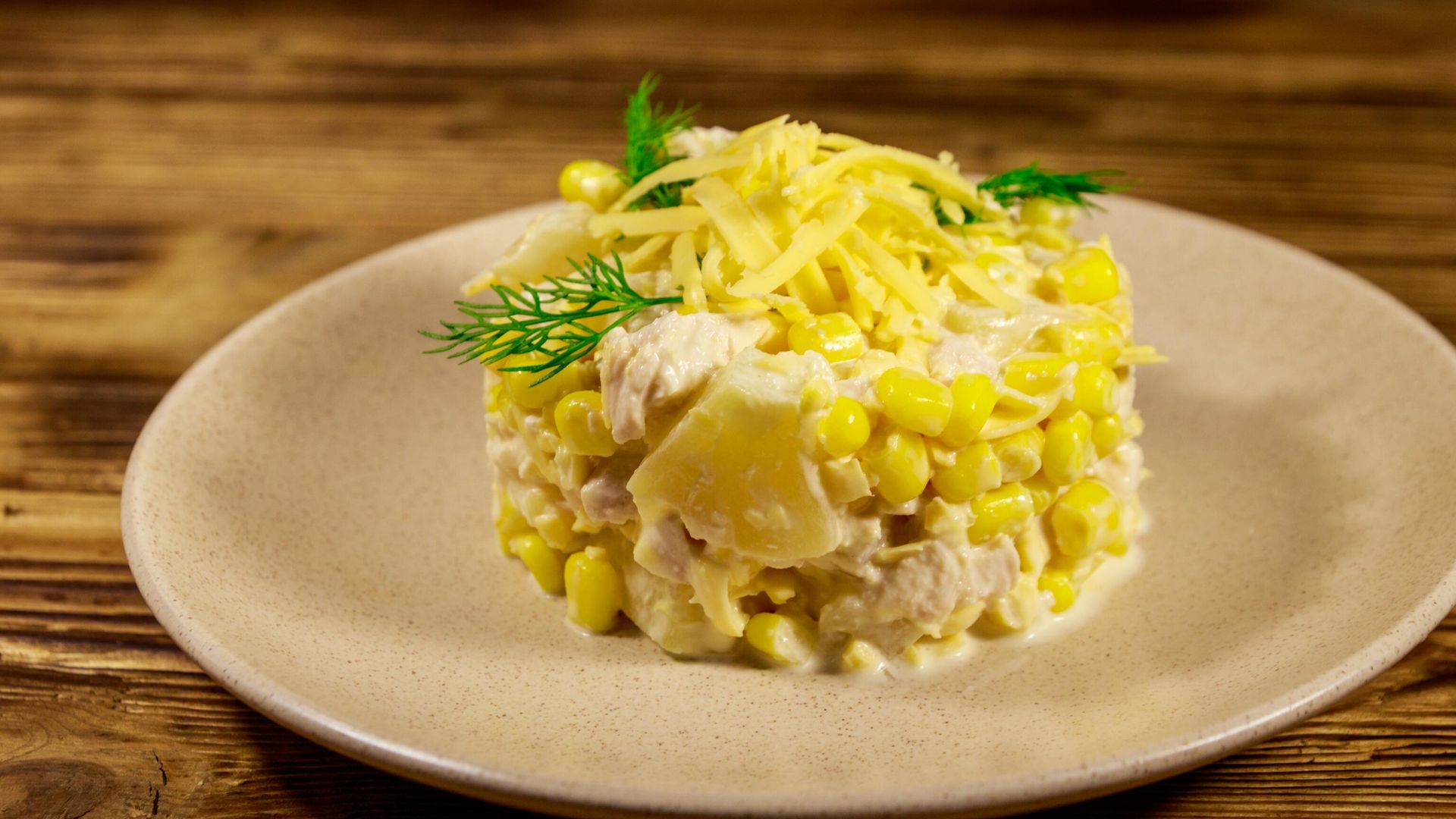 Салат из курицы с ананасом и сыром Салат из курицы с ананасом и сыром - РИА Новости, 1920, 06.04.2025