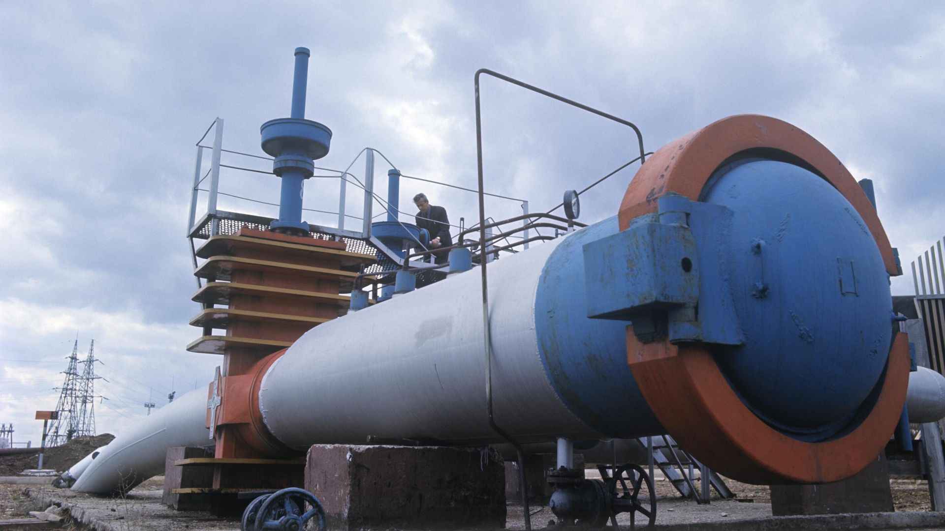 Головное сооружение нефтепровода Дружба на нулевом километре у города Альметьевска Головное сооружение нефтепровода Дружба на нулевом километре у города Альметьевска - РИА Новости, 1920, 08.03.2026