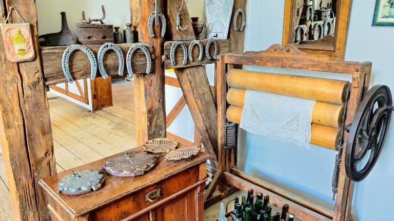 Старинные предметы в музее замка Инстербург Старинные предметы в музее замка Инстербург