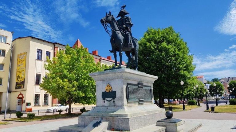 Черняховск, памятник Барклаю де Толли Черняховск, памятник Барклаю де Толли