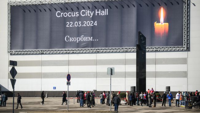Перед началом церемонии открытия мемориала жертвам теракта в Крокус Сити Холле
