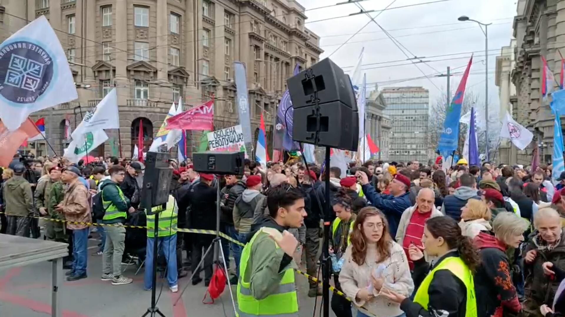Протесты в Белграде против передачи зданий Минобороны Сербии зятю Трампа Протесты в Белграде против передачи зданий Минобороны Сербии зятю Трампа - РИА Новости, 1920, 24.03.2025