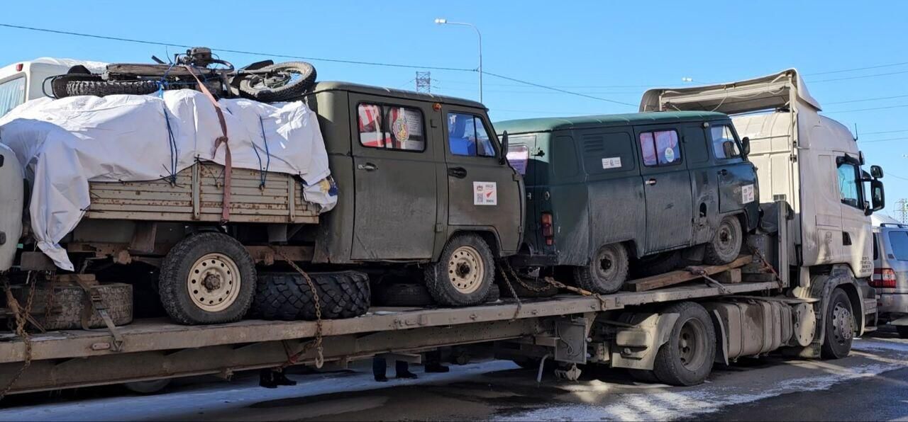 Тюменская область отправила своим бойцам 38 единиц техники и гумпомощь - РИА Новости, 1920, 25.03.2025