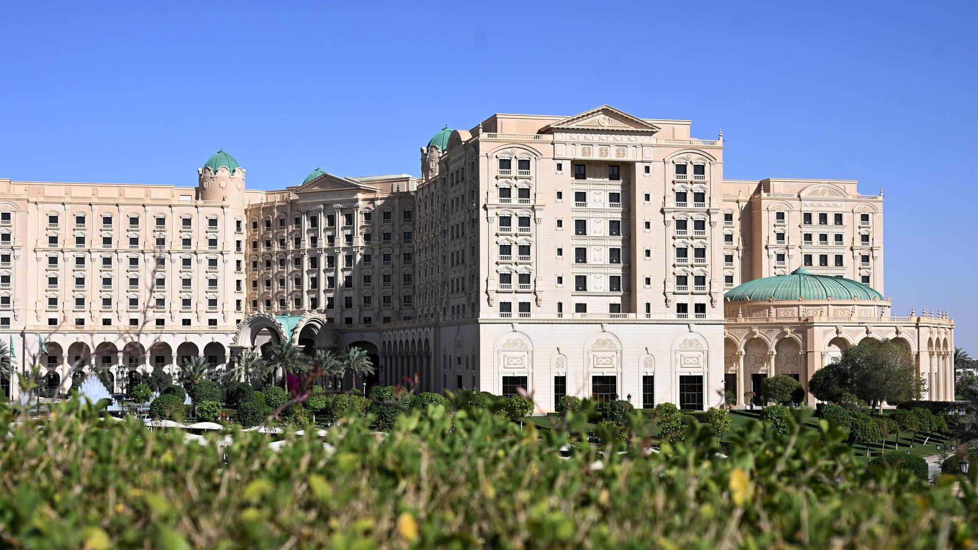 Гостиница The Ritz-Carlton в Эр-Рияде, где проходят переговоры делегаций России и США Гостиница The Ritz-Carlton в Эр-Рияде, где проходят переговоры делегаций России и США - РИА Новости, 1920, 25.03.2025