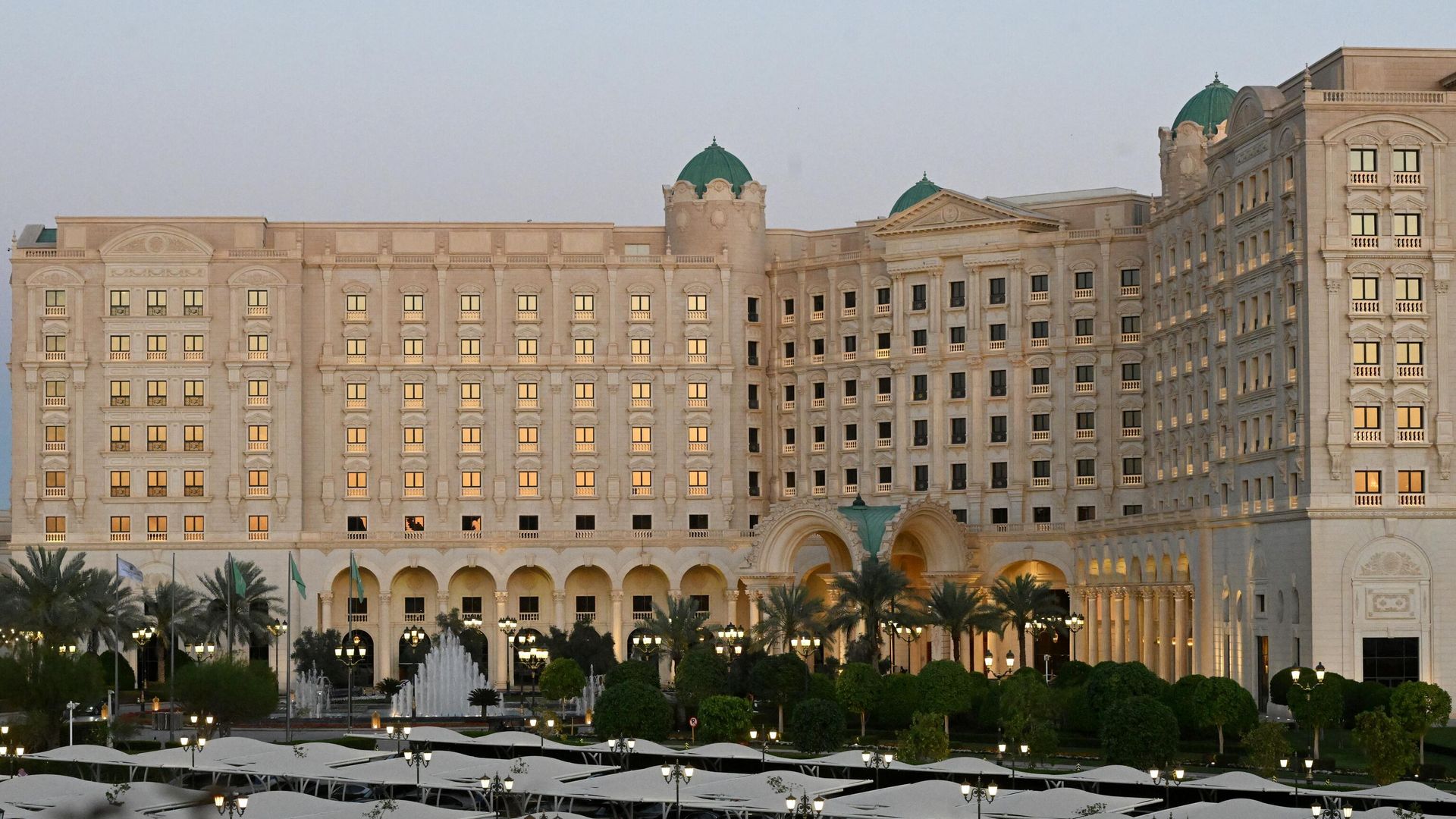 Гостиница The Ritz-Carlton в Эр-Рияде, где проходили переговоры делегаций России и США Гостиница The Ritz-Carlton в Эр-Рияде, где проходили переговоры делегаций России и США - РИА Новости, 1920, 25.03.2025