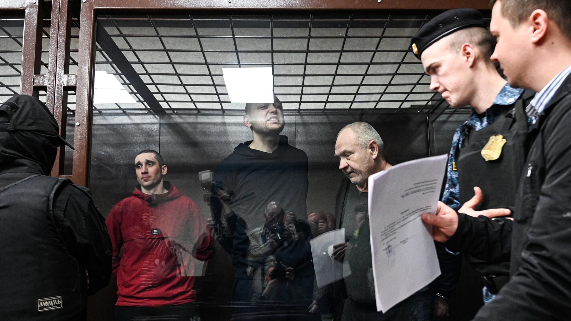 Участники украинского подразделения Азов (признан террористическим и запрещен в РФ) на оглашении приговора в Южном окружном военном суде. 26 марта 2025 - РИА Новости, 1920, 26.03.2025