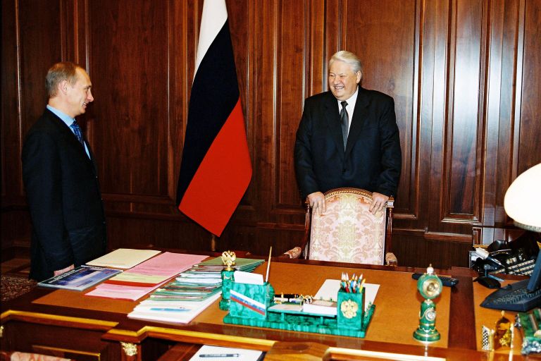 Владимир Путин и Борис Ельцин Владимир Путин и Борис Ельцин