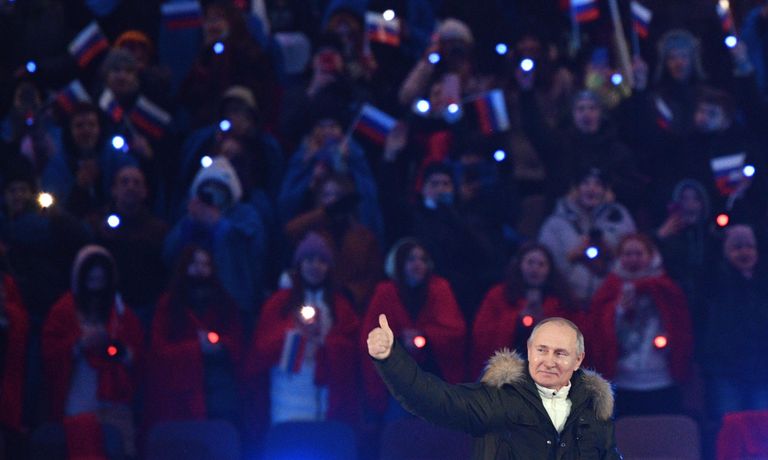 Президент России Владимир Путин на концерте в Лужниках в честь воссоединения Крыма и России Президент России Владимир Путин на концерте в Лужниках в честь воссоединения Крыма и России
