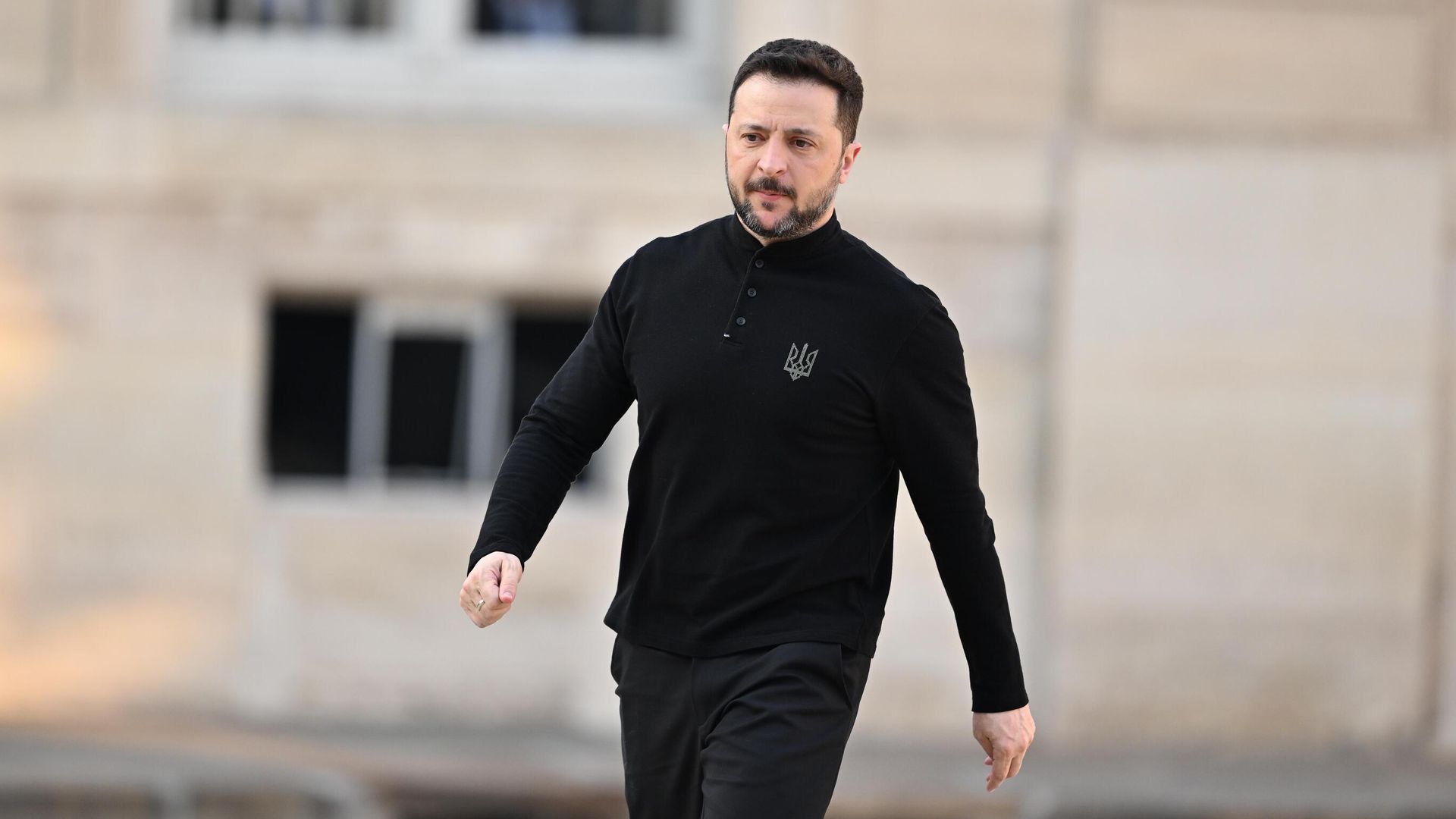 Владимир Зеленский перед встречей с Эммануэлем Макроном. 26 марта 2025 Владимир Зеленский перед встречей с Эммануэлем Макроном. 26 марта 2025 - РИА Новости, 1920, 27.03.2025