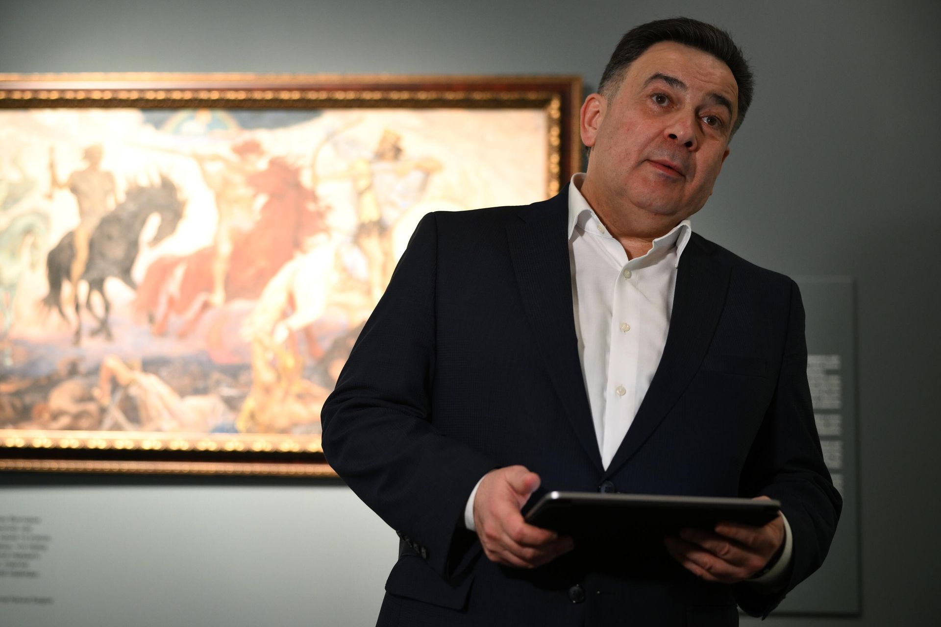 Генеральный директор Российского национального музея музыки Михаил Брызгалов на выставке, объединившей музыку и живопись, Картинки с выставки. 2.0 в музее С. C. Прокофьева Генеральный директор Российского национального музея музыки Михаил Брызгалов на выставке, объединившей музыку и живопись, Картинки с выставки. 2.0 в музее С. C. Прокофьева - РИА Новости, 1920, 27.03.2025