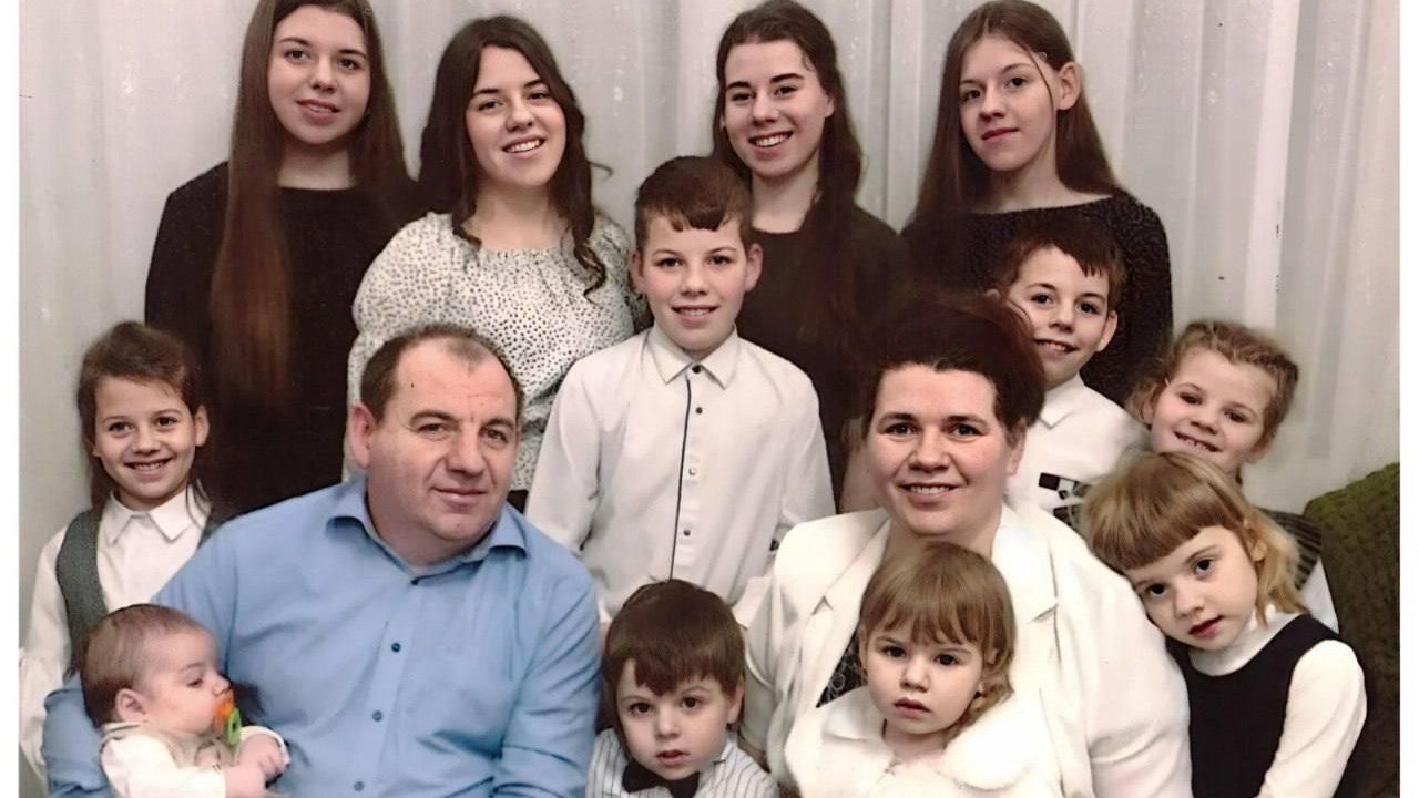Наталья Склянчук с супругом и детьми Наталья Склянчук с супругом и детьми - РИА Новости, 1920, 28.03.2025