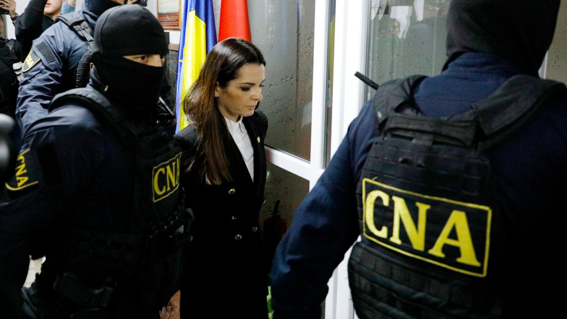 Глава Гагаузии Евгения Гуцул после окончания заседания суда сектора Чеканы в Кишиневе - РИА Новости, 1920, 04.04.2025