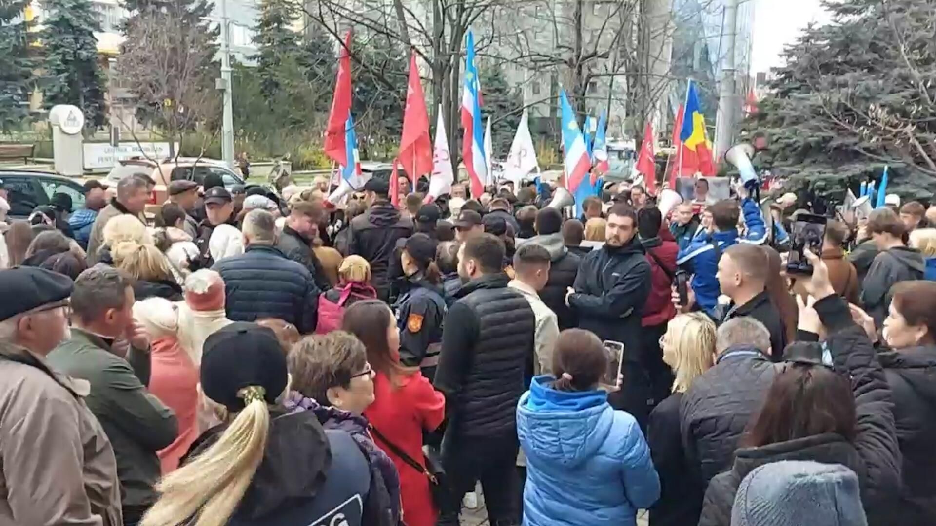 Акция в поддержку Евгении Гуцул у здания суда в Кишиневе - РИА Новости, 1920, 31.03.2025