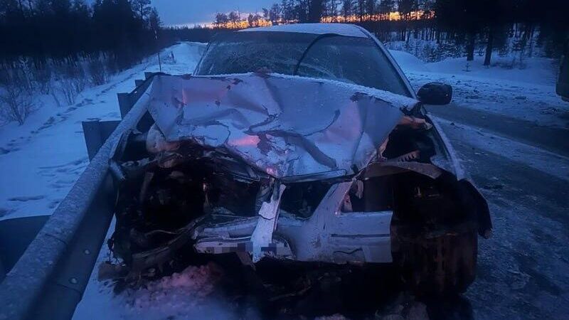 Последствия ДТП с участием микроавтобуса в Якутии Последствия ДТП с участием микроавтобуса в Якутии - РИА Новости, 1920, 02.04.2025