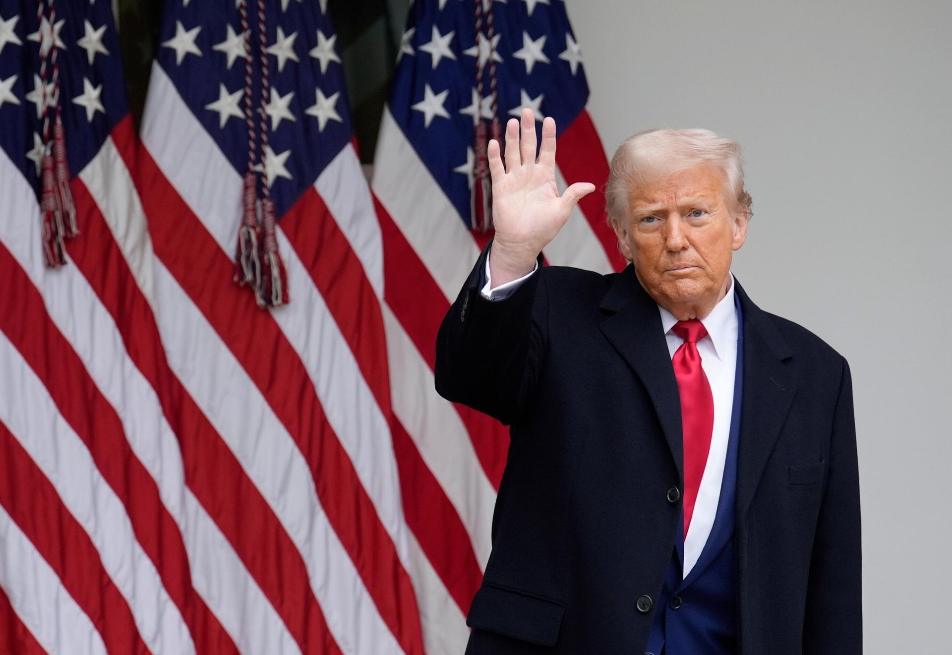 Президент США Дональд Трамп после окончания пресс-конференции в розовом саду Белого дома в Вашингтоне Президент США Дональд Трамп после окончания пресс-конференции в розовом саду Белого дома в Вашингтоне - РИА Новости, 1920, 09.07.2025