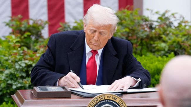 Трамп подписал указ о создании онлайн портала для госуслуг США